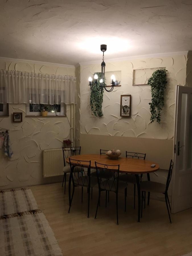 Tocc Apartman Gyal Luaran gambar