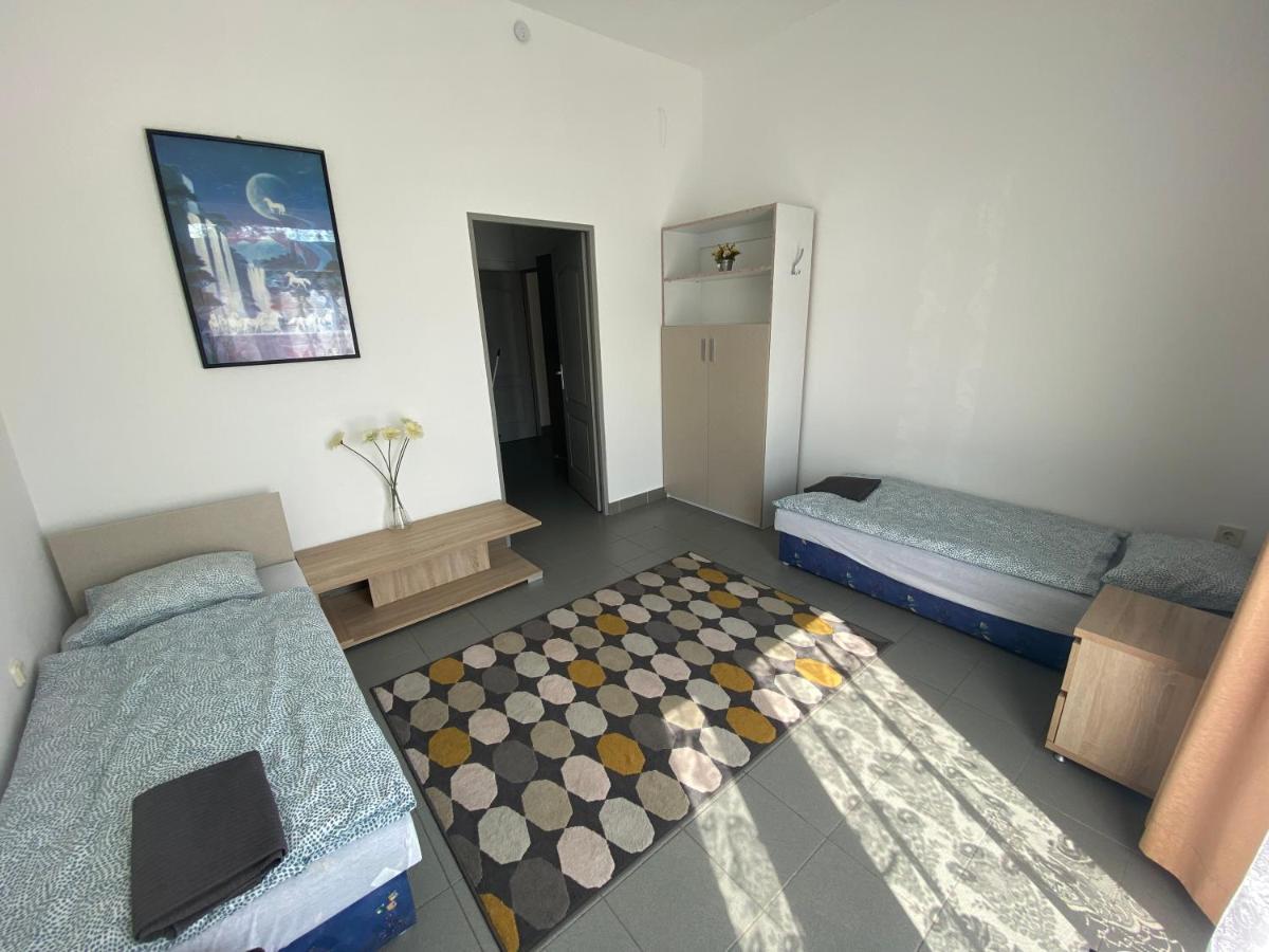 Tocc Apartman Gyal Luaran gambar