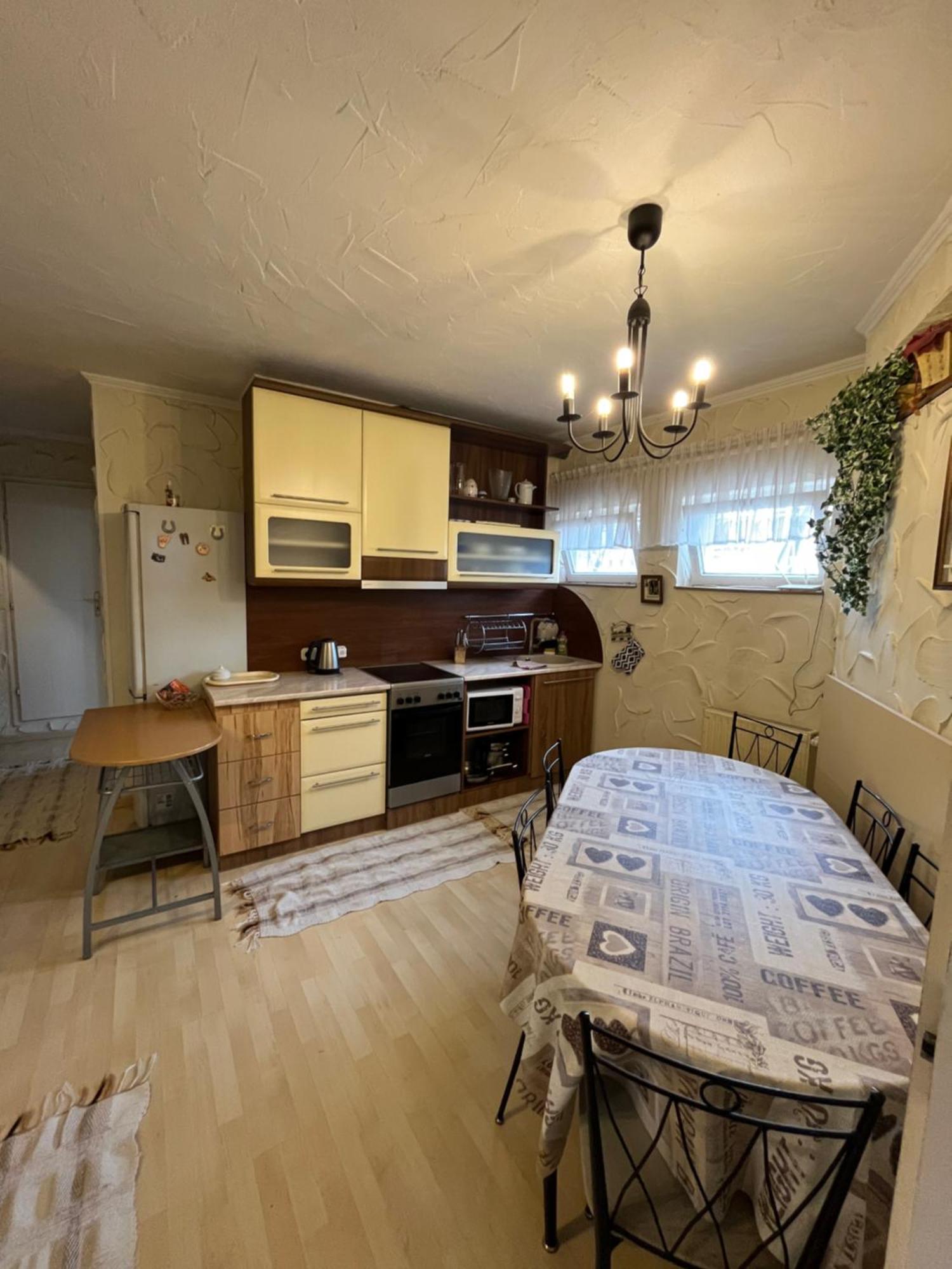 Tocc Apartman Gyal Luaran gambar