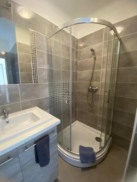 Tocc Apartman Gyal Luaran gambar